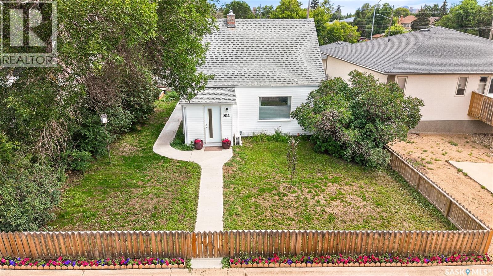 811 4th Avenue Nw, Moose Jaw, Saskatchewan  S6H 3W8 - Photo 3 - SK043008