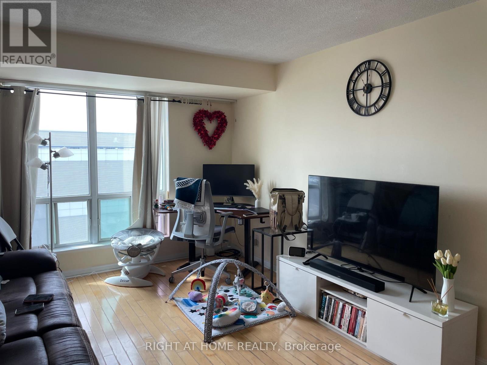1510 - 1 Lee Centre Drive, Toronto, Ontario  M1H 3J2 - Photo 4 - E13581148