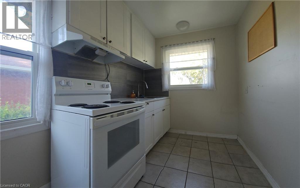 742 Garth Street, Hamilton, Ontario  L9C 4K3 - Photo 5 - 40840157
