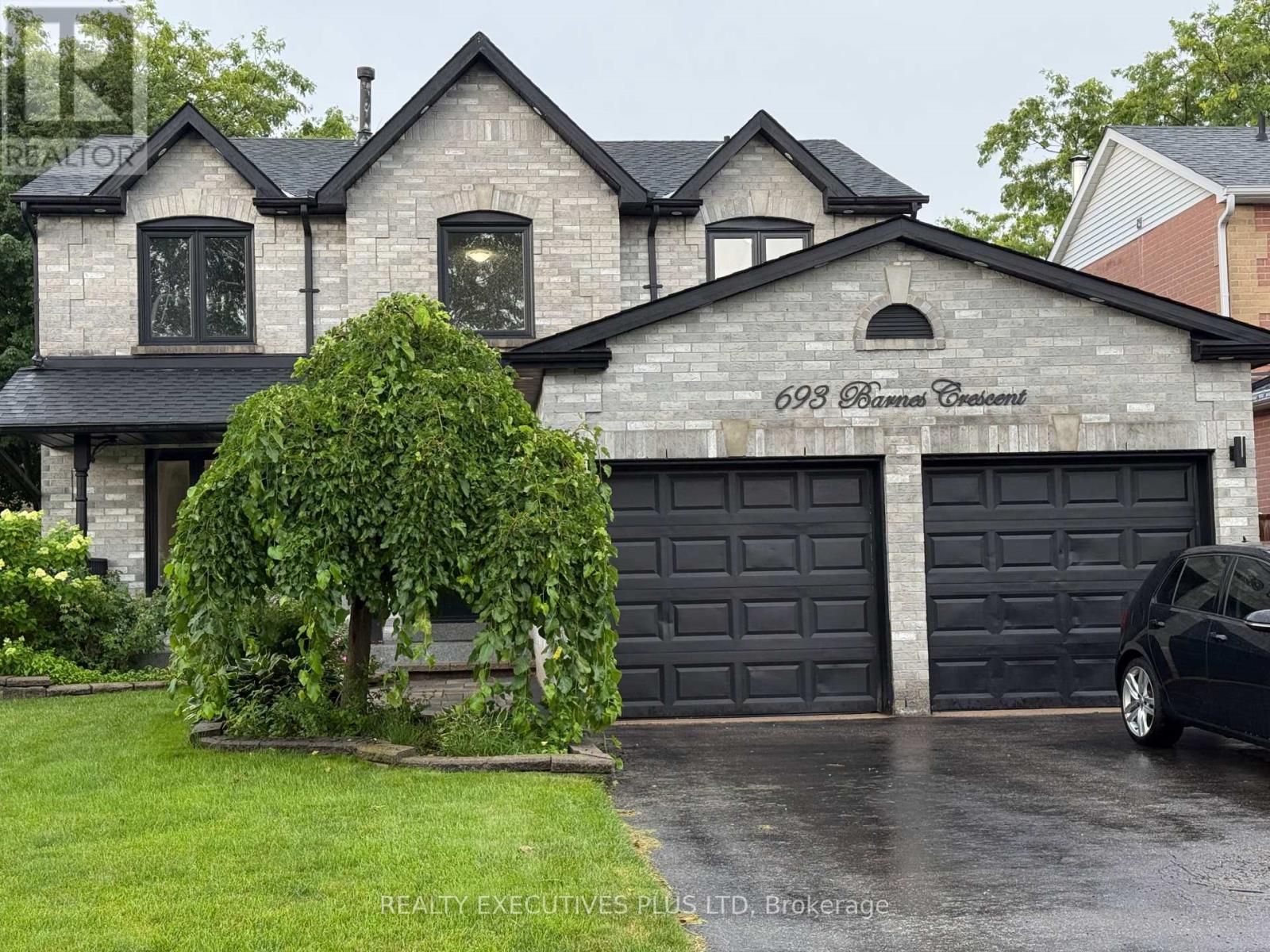 693 BARNES CRESCENT, Oshawa, Ontario
