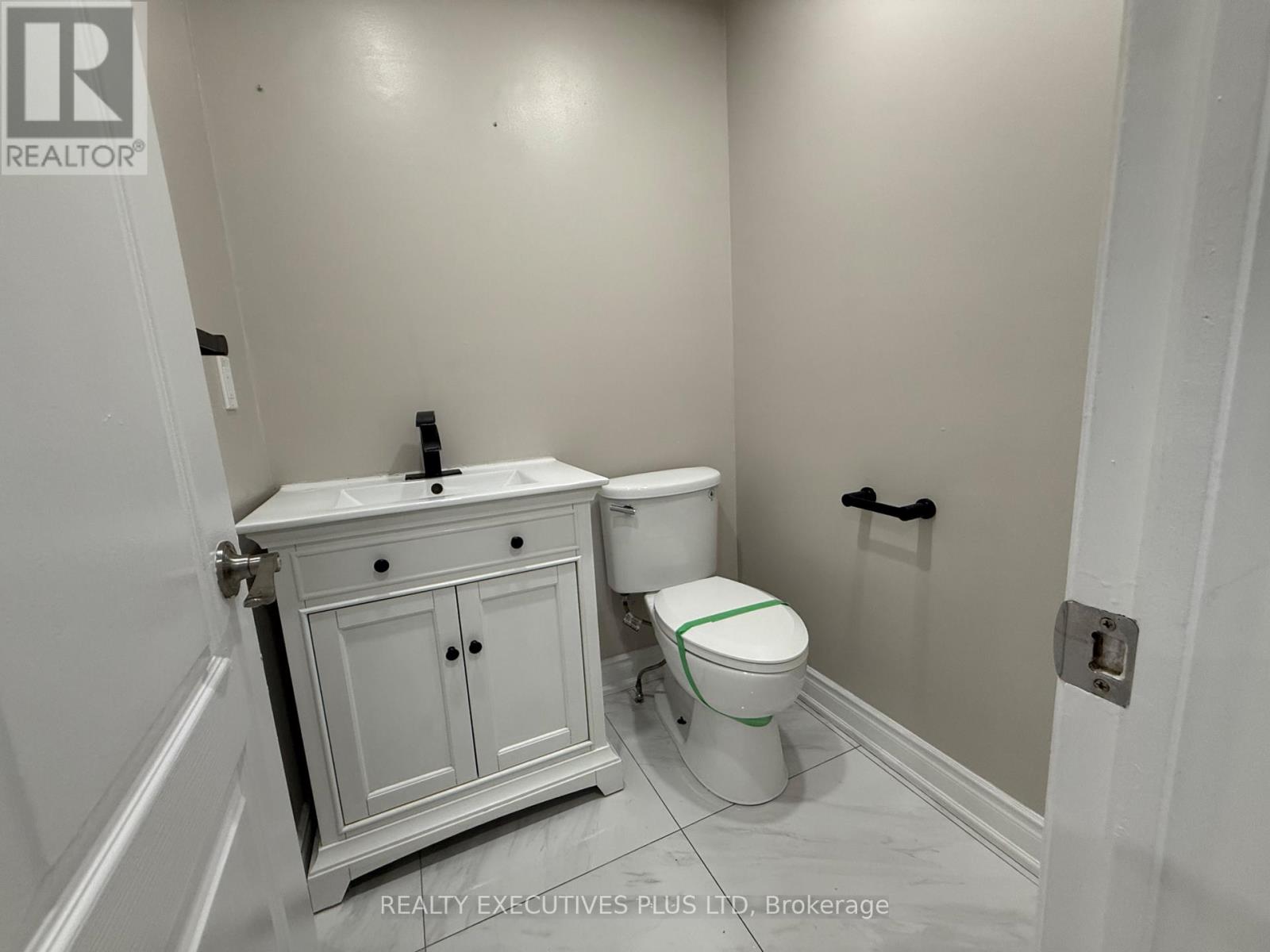 693 Barnes Crescent, Oshawa, Ontario L1J 8K2 - Photo 10 - E13579782