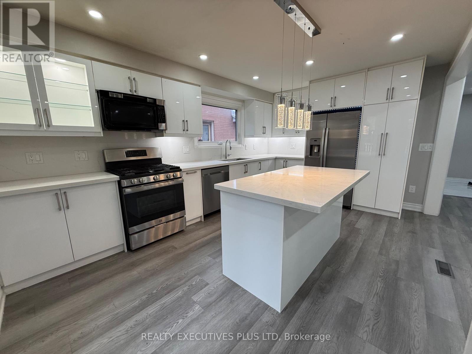 693 Barnes Crescent, Oshawa, Ontario L1J 8K2 - Photo 7 - E13579782