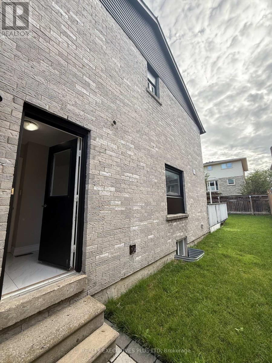 693 Barnes Crescent, Oshawa, Ontario L1J 8K2 - Photo 35 - E13579782
