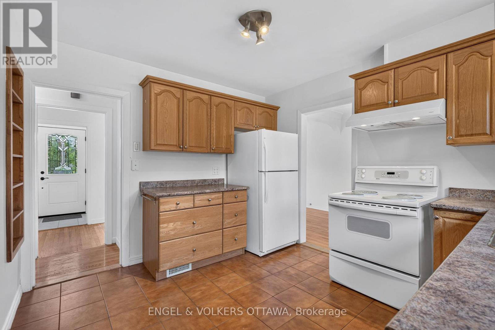 2439 Alta Vista Drive, Ottawa, Ontario  K1H 7M9 - Photo 11 - X13581196