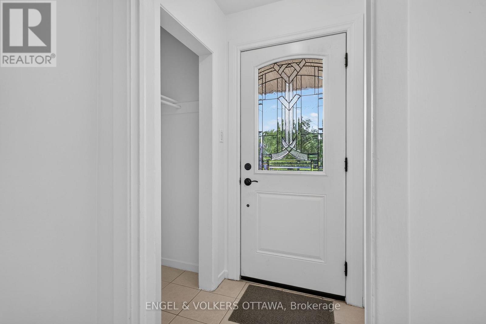 2439 Alta Vista Drive, Ottawa, Ontario  K1H 7M9 - Photo 3 - X13581196