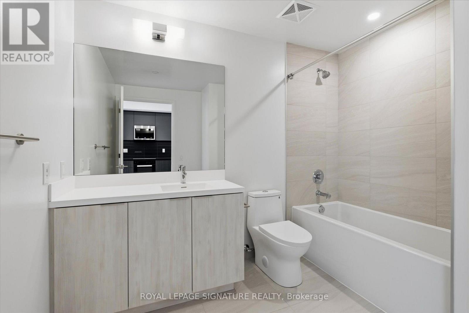 1519 - 400 King Street W, Toronto, Ontario  M5V 1K2 - Photo 18 - C13581204