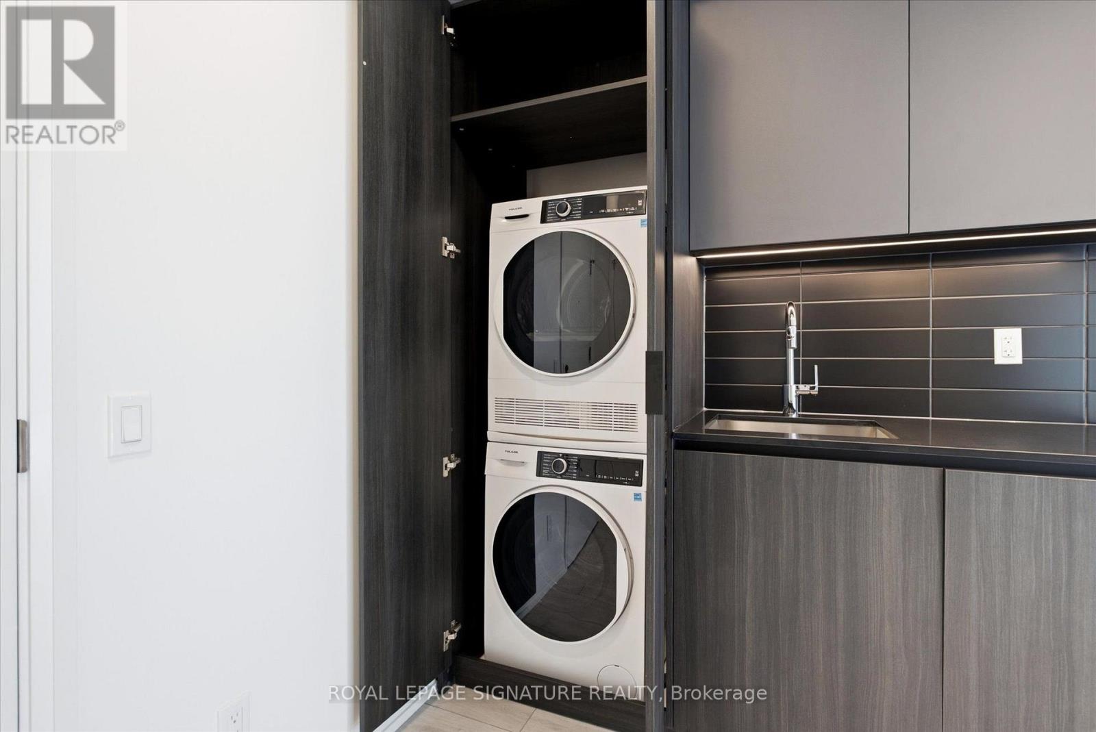 1519 - 400 King Street W, Toronto, Ontario  M5V 1K2 - Photo 19 - C13581204