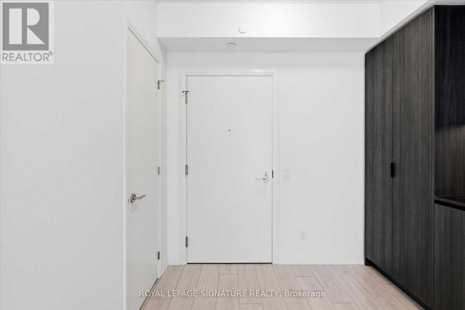 1519 - 400 King Street W, Toronto, Ontario  M5V 1K2 - Photo 2 - C13581204