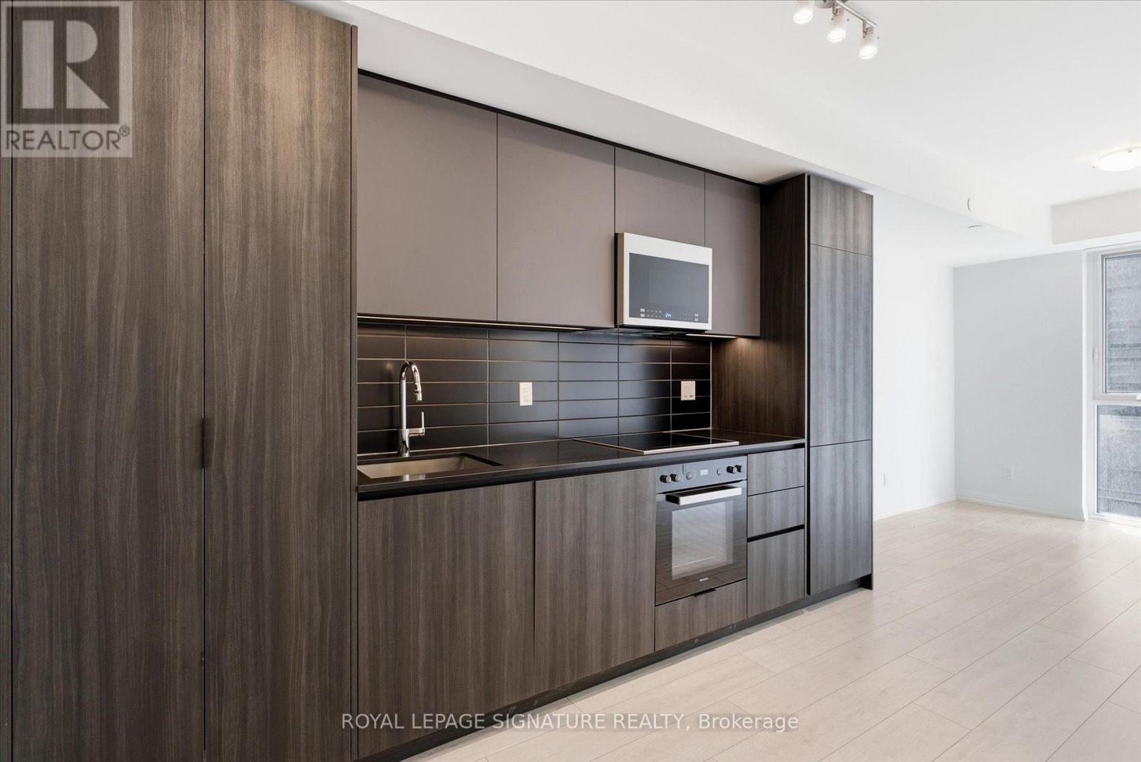 1519 - 400 King Street W, Toronto, Ontario  M5V 1K2 - Photo 3 - C13581204