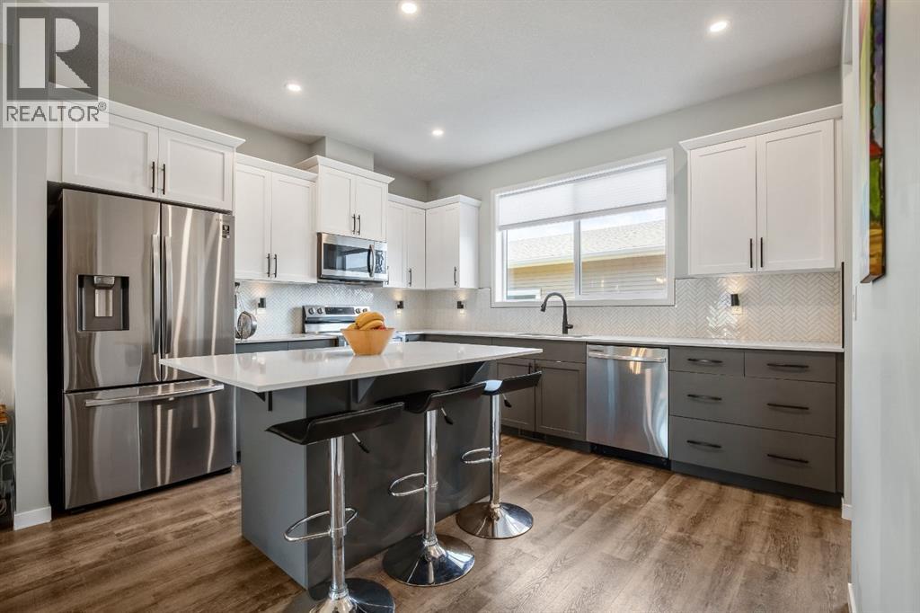 30 WOLF Crescent, Okotoks