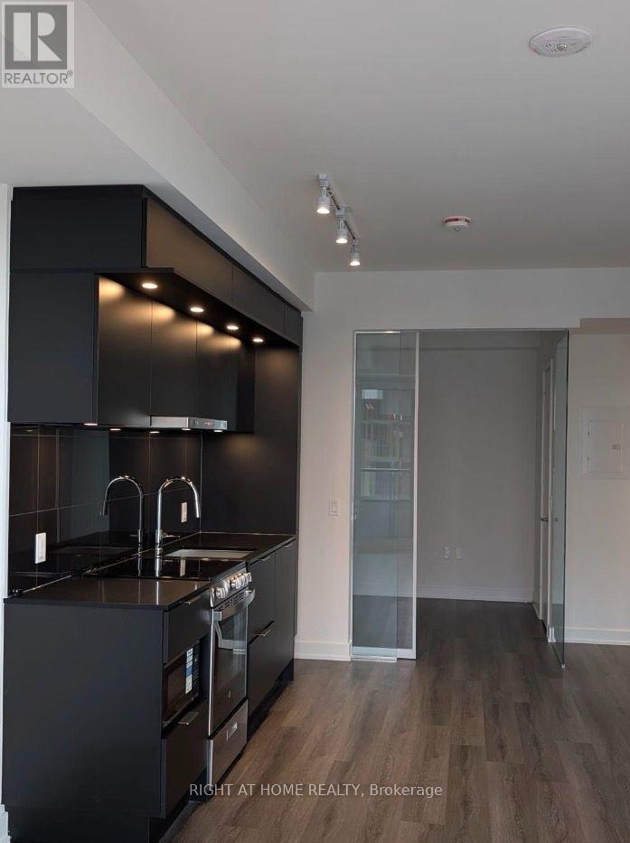 2312 - 448 Burnhamthorpe Road, Mississauga, Ontario L5B 0R4 - Photo 4 - W13581216