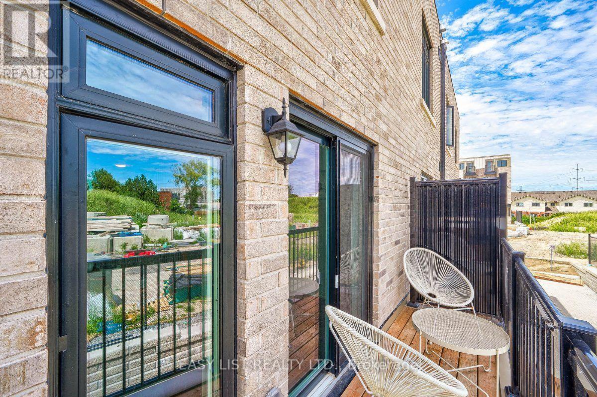 27 Spruce Pines Crescent, Toronto, Ontario  M4A 0A9 - Photo 13 - C13581234