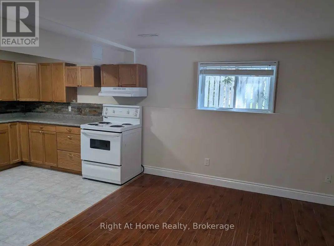 B - 40 Prospect Street, Clarington, Ontario  L1H 1C7 - Photo 4 - E13504110