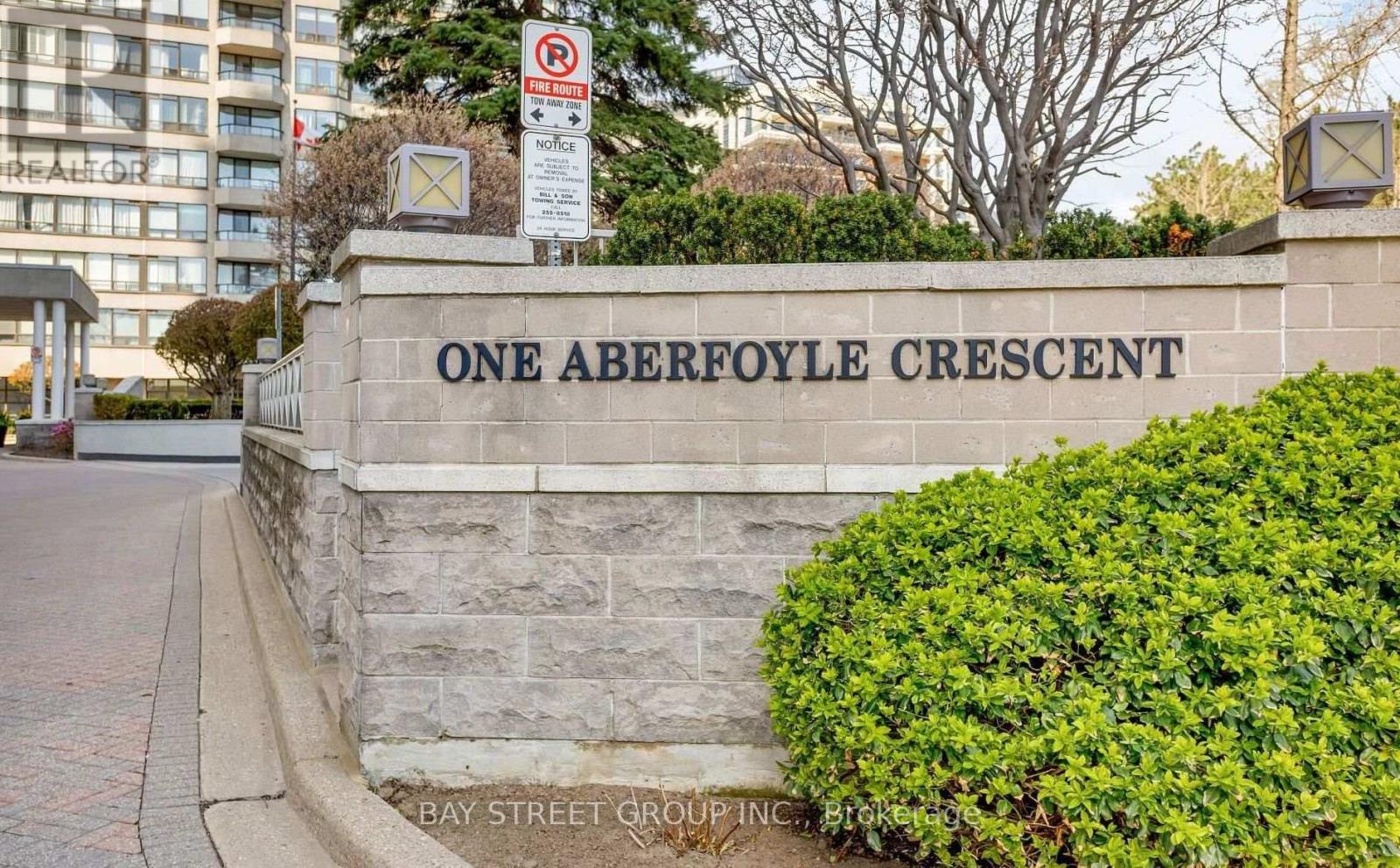 2011 - 1 Aberfoyle Crescent, Toronto, Ontario M8X 2X8 - Photo 2 - W13581260