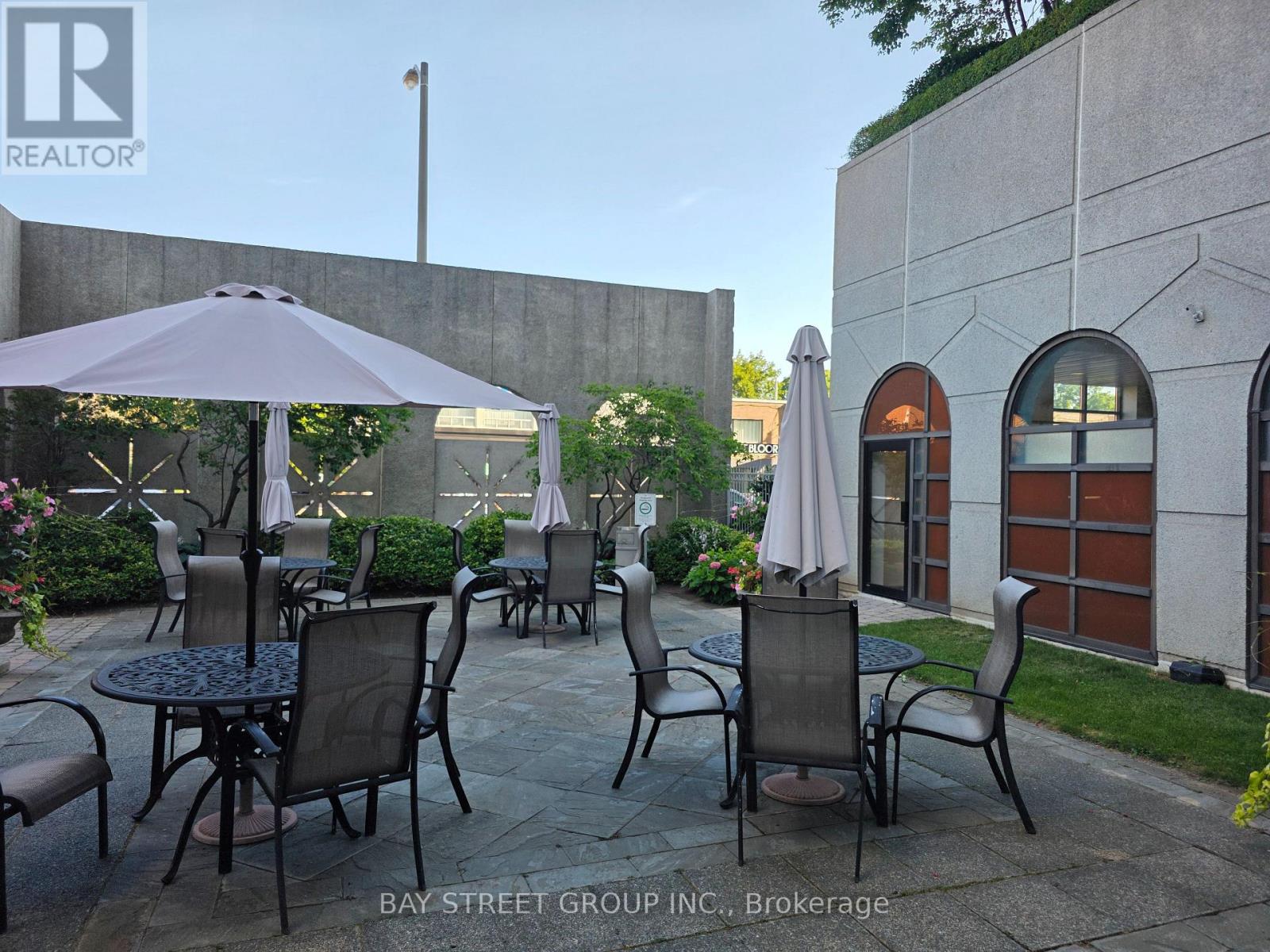 2011 - 1 Aberfoyle Crescent, Toronto, Ontario M8X 2X8 - Photo 32 - W13581260