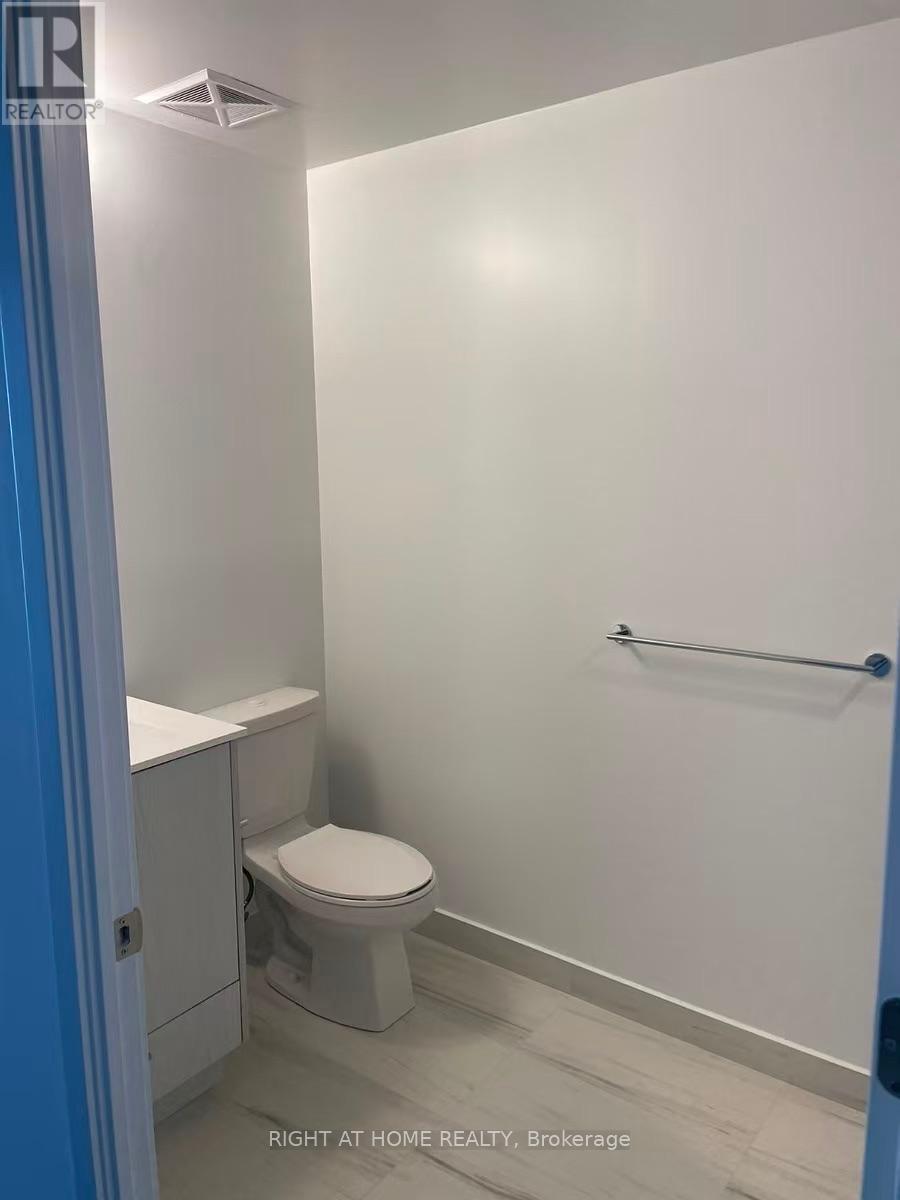 1802 - 180 Front Street E, Toronto, Ontario  M5A 0A9 - Photo 15 - C13581298
