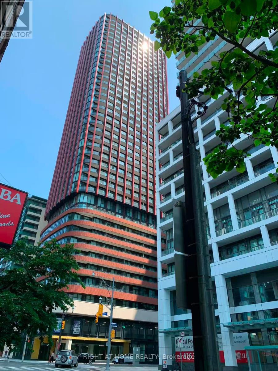 1802 - 180 Front Street E, Toronto, Ontario  M5A 0A9 - Photo 2 - C13581298