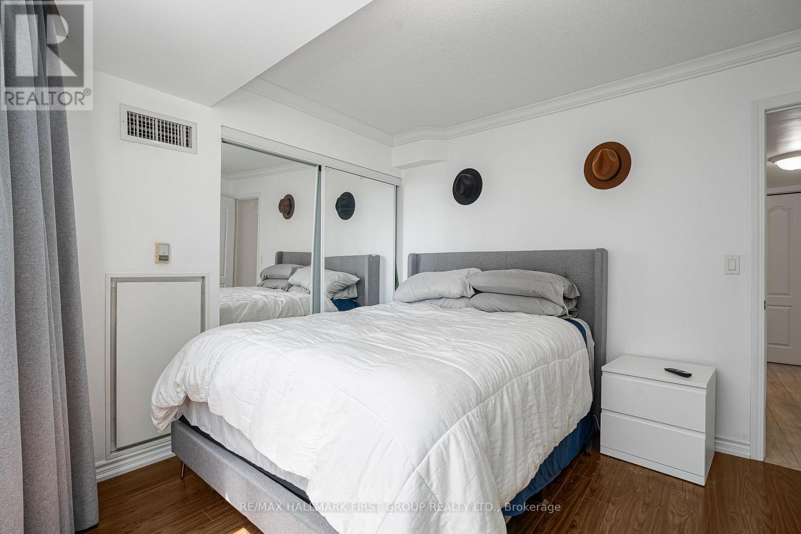 305 - 33 Elm Drive W, Mississauga, Ontario  L5B 4M2 - Photo 13 - W13581278