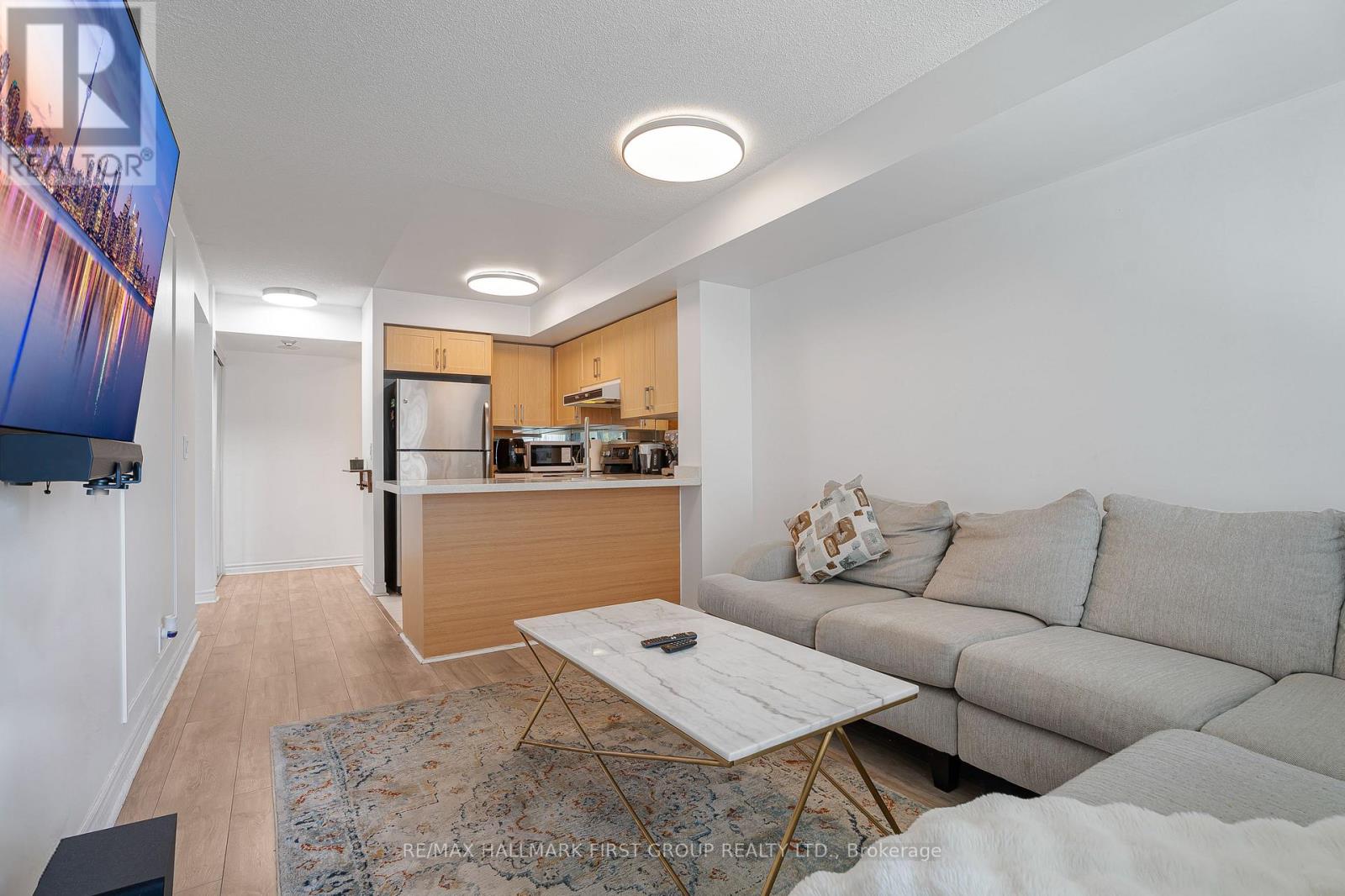 305 - 33 Elm Drive W, Mississauga, Ontario  L5B 4M2 - Photo 6 - W13581278