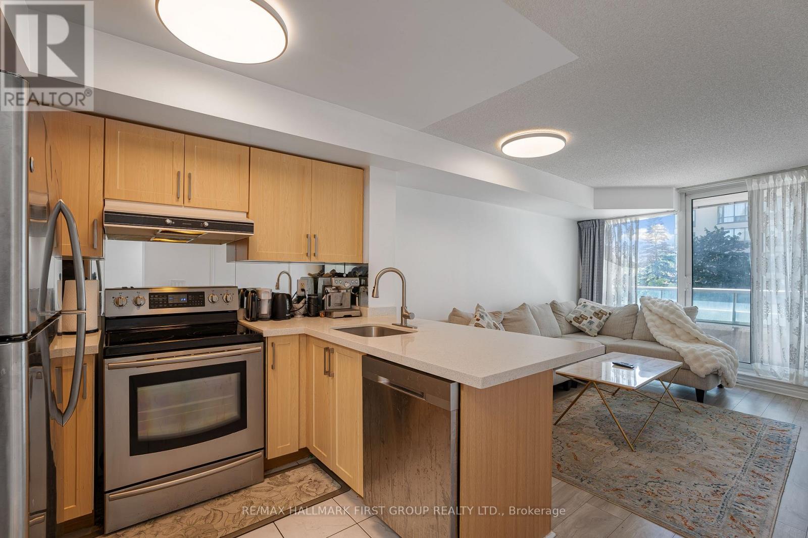 305 - 33 Elm Drive W, Mississauga, Ontario  L5B 4M2 - Photo 9 - W13581278
