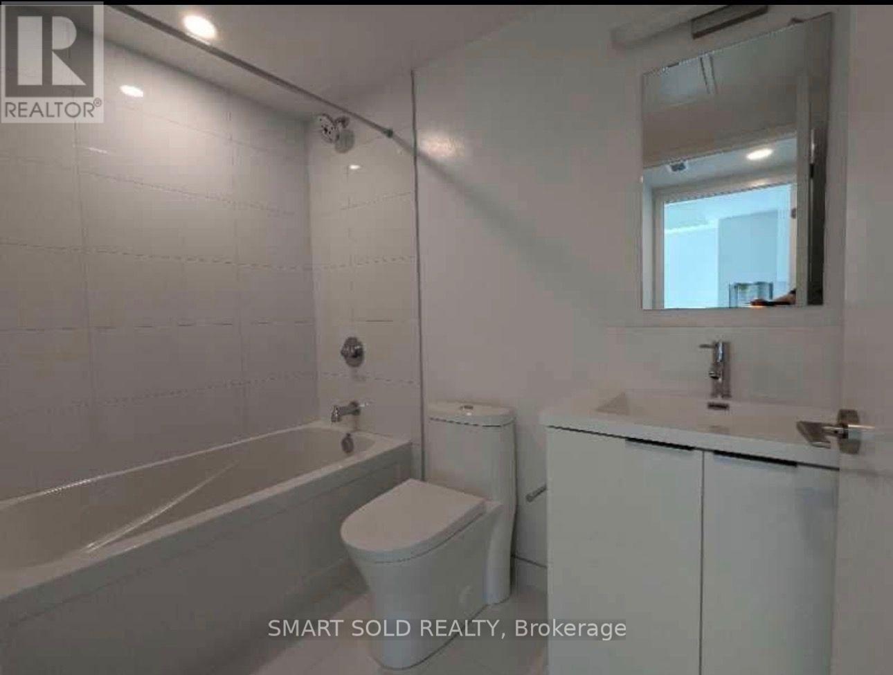 1706 - 238 Simcoe Street, Toronto (Kensington-Chinatown), Ontario  M5T 0E2 - Photo 2 - C13581302