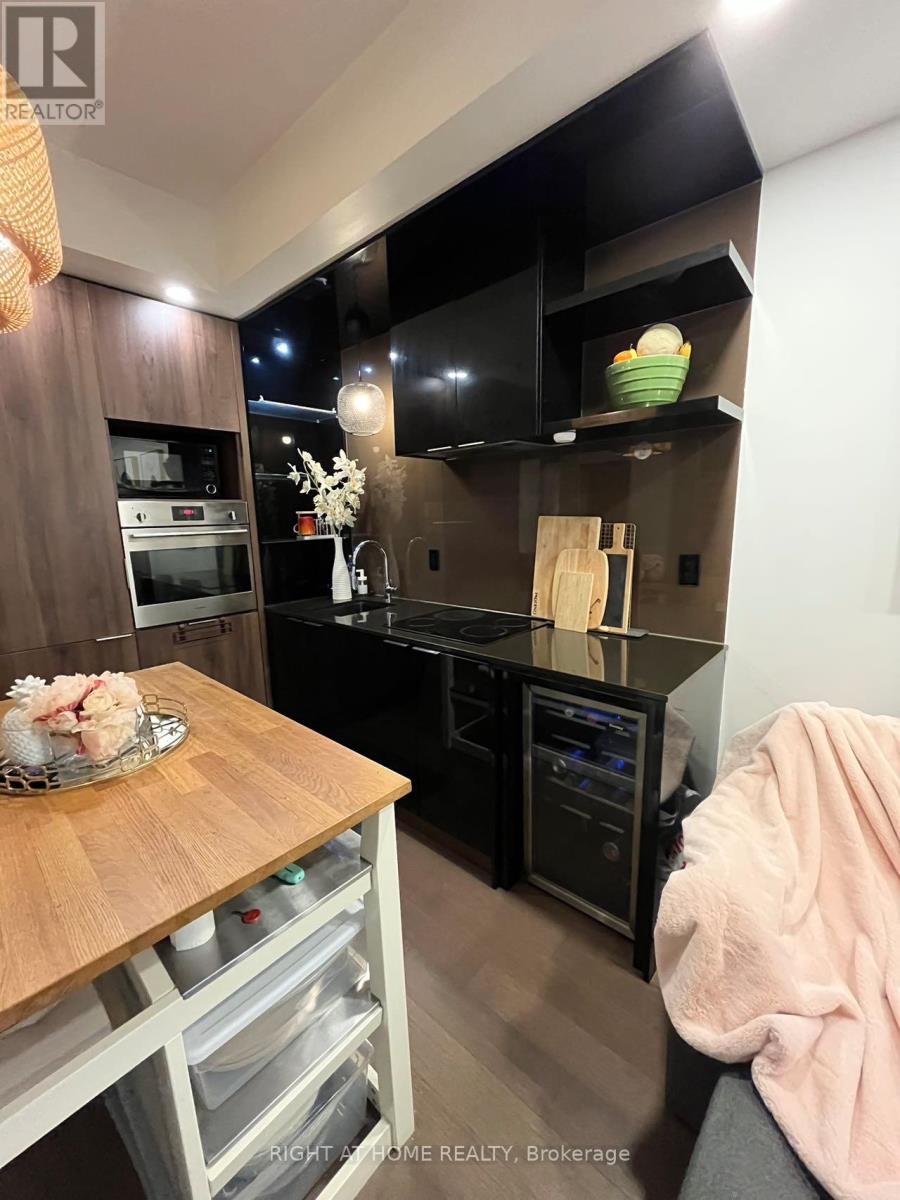 1207 - 70 Temperance Street, Toronto (Bay Street Corridor), Ontario  M5H 0B1 - Photo 10 - C13581320