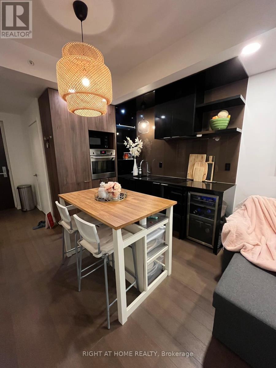 1207 - 70 Temperance Street, Toronto (Bay Street Corridor), Ontario  M5H 0B1 - Photo 11 - C13581320