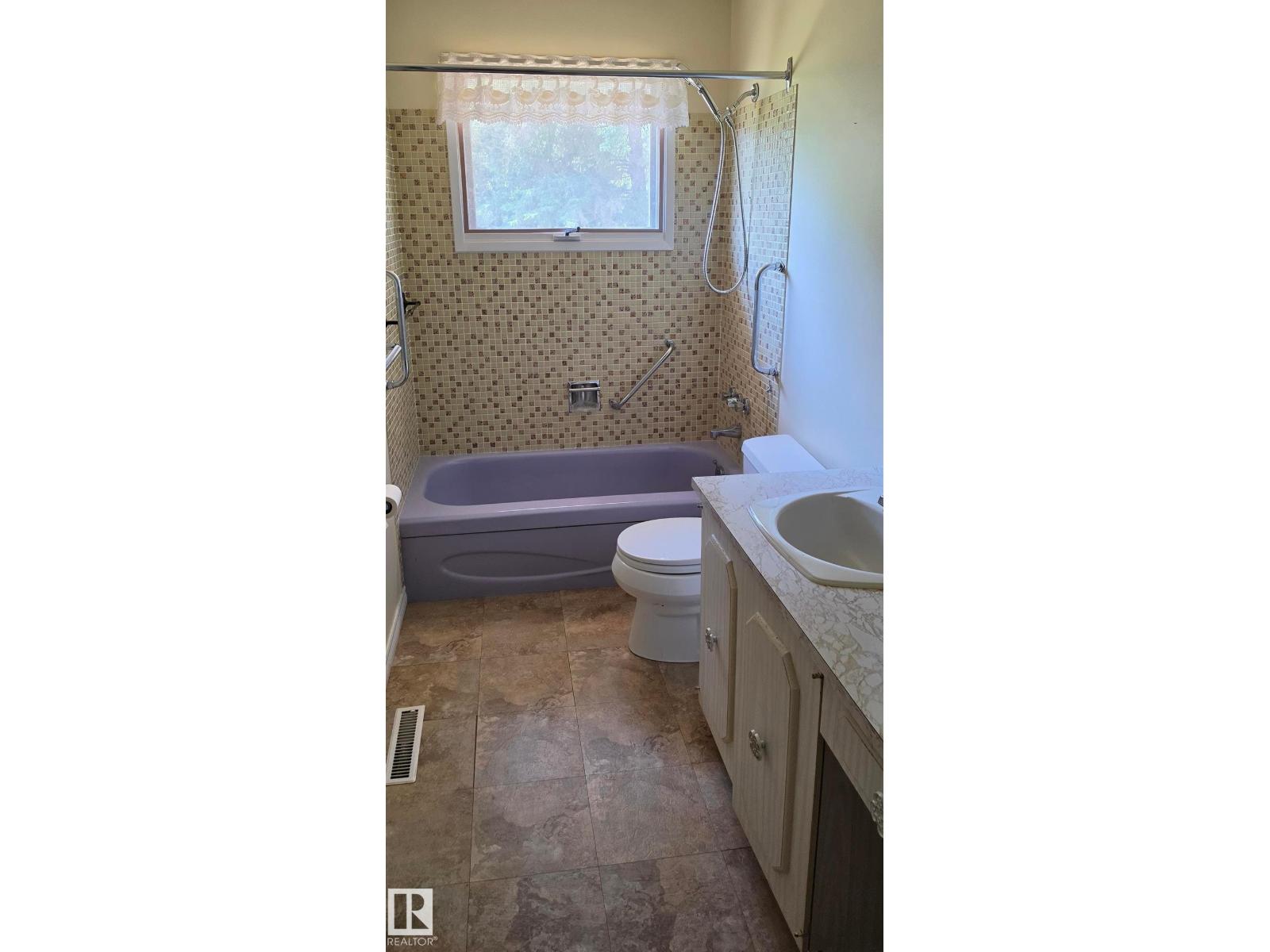 27208 Twp Road 522, Rural Parkland County, Alberta  T6X 3R6 - Photo 16 - E4499599