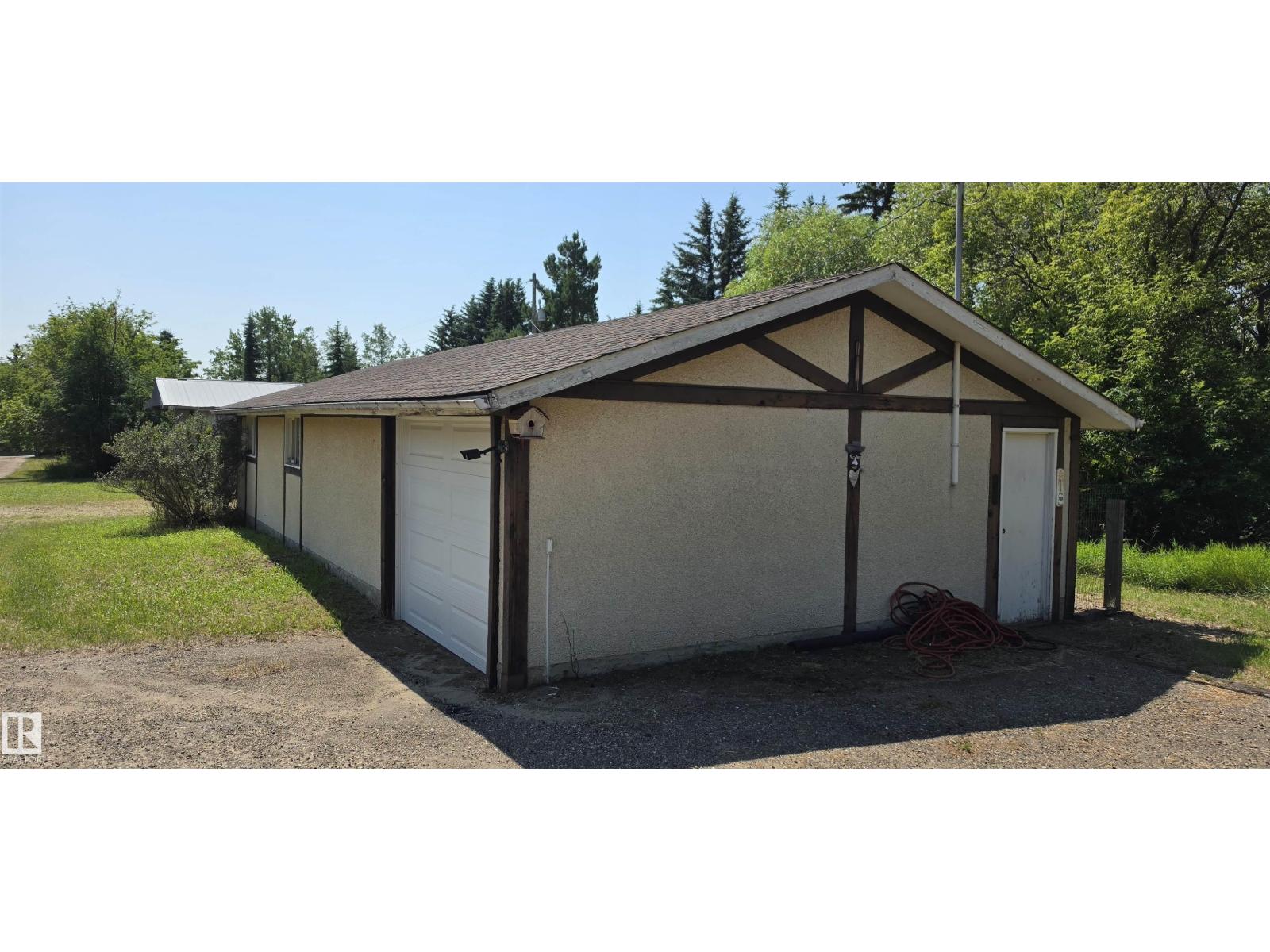 27208 Twp Road 522, Rural Parkland County, Alberta  T6X 3R6 - Photo 6 - E4499599