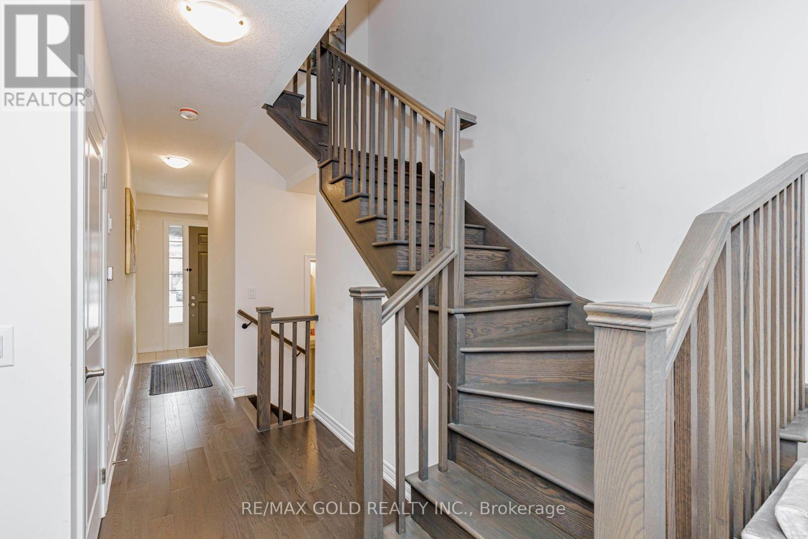 147 Broadacre Drive, Kitchener, Ontario N2R 0S5 - Photo 3 - X13580696