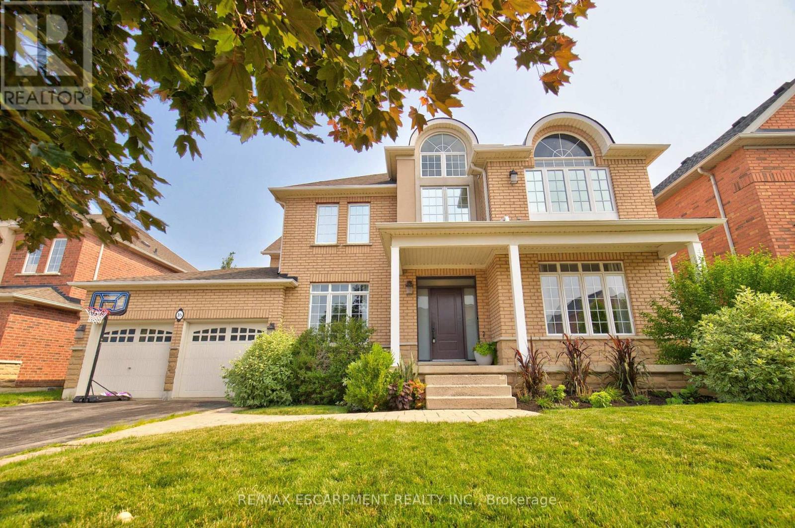 16 WATERCLIFF PLACE, Hamilton, Ontario