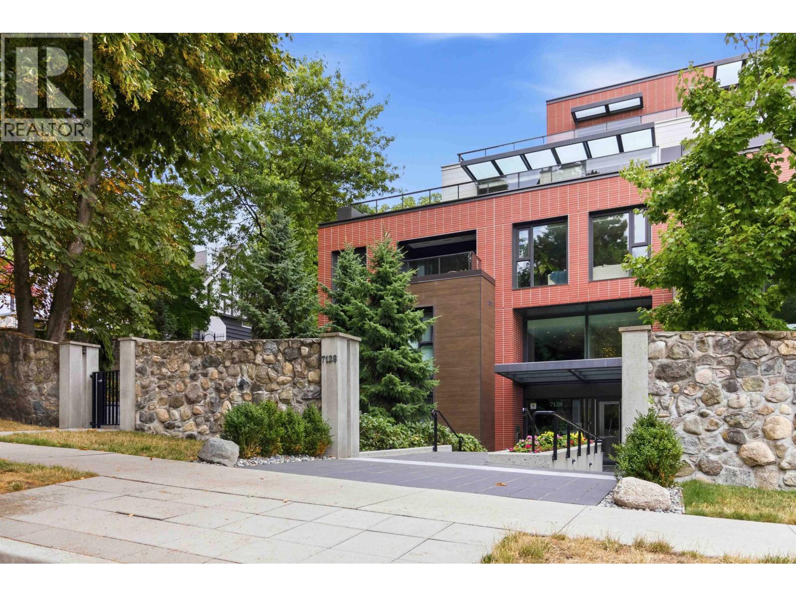 303 7128 Adera Street, Vancouver, British Columbia V6P 0H6 - Photo 3 - R3146547