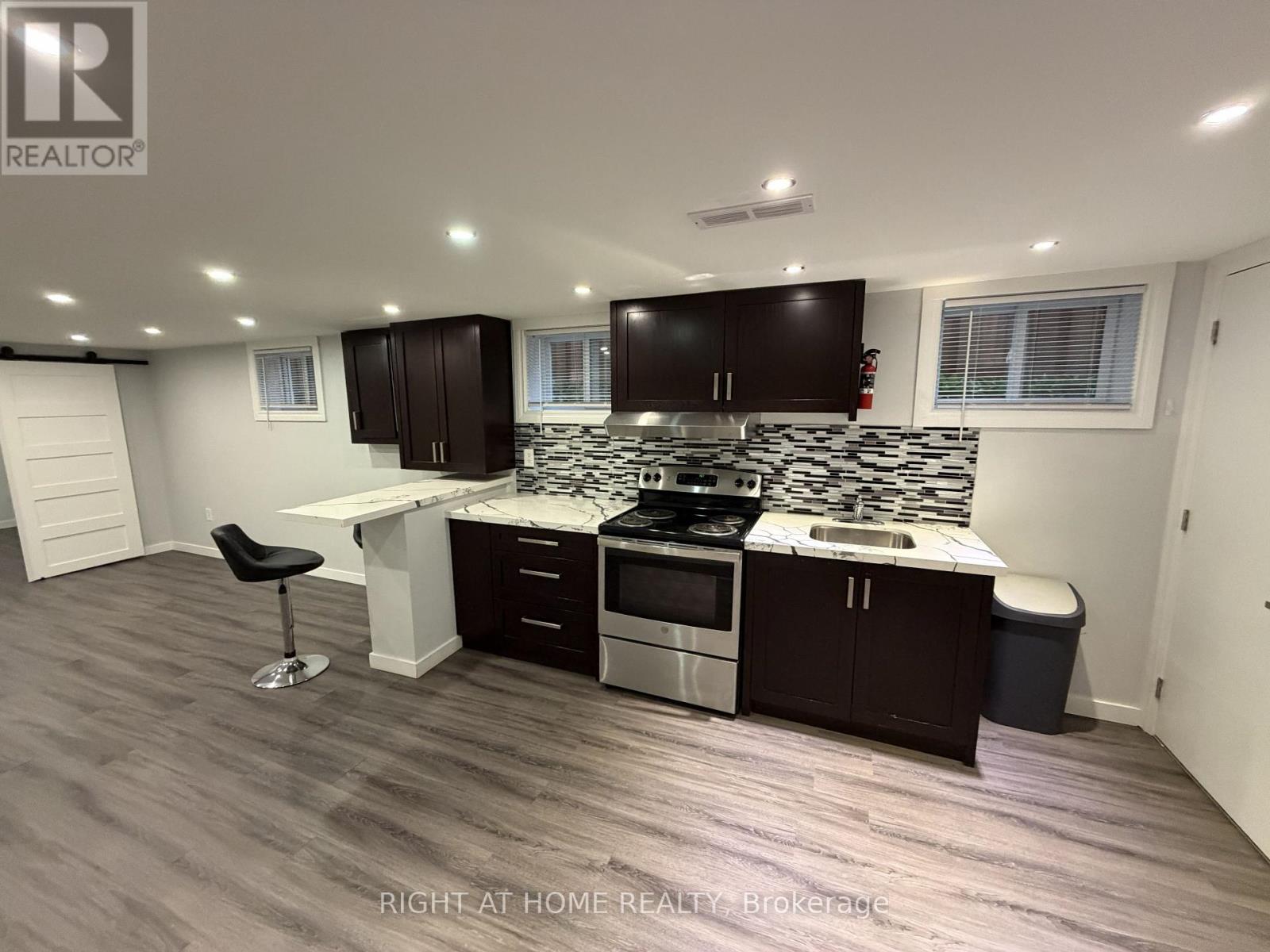 Bsmt. - 2238 Delkus Crescent, Mississauga, Ontario L5A 1K7 - Photo 4 - W13581364