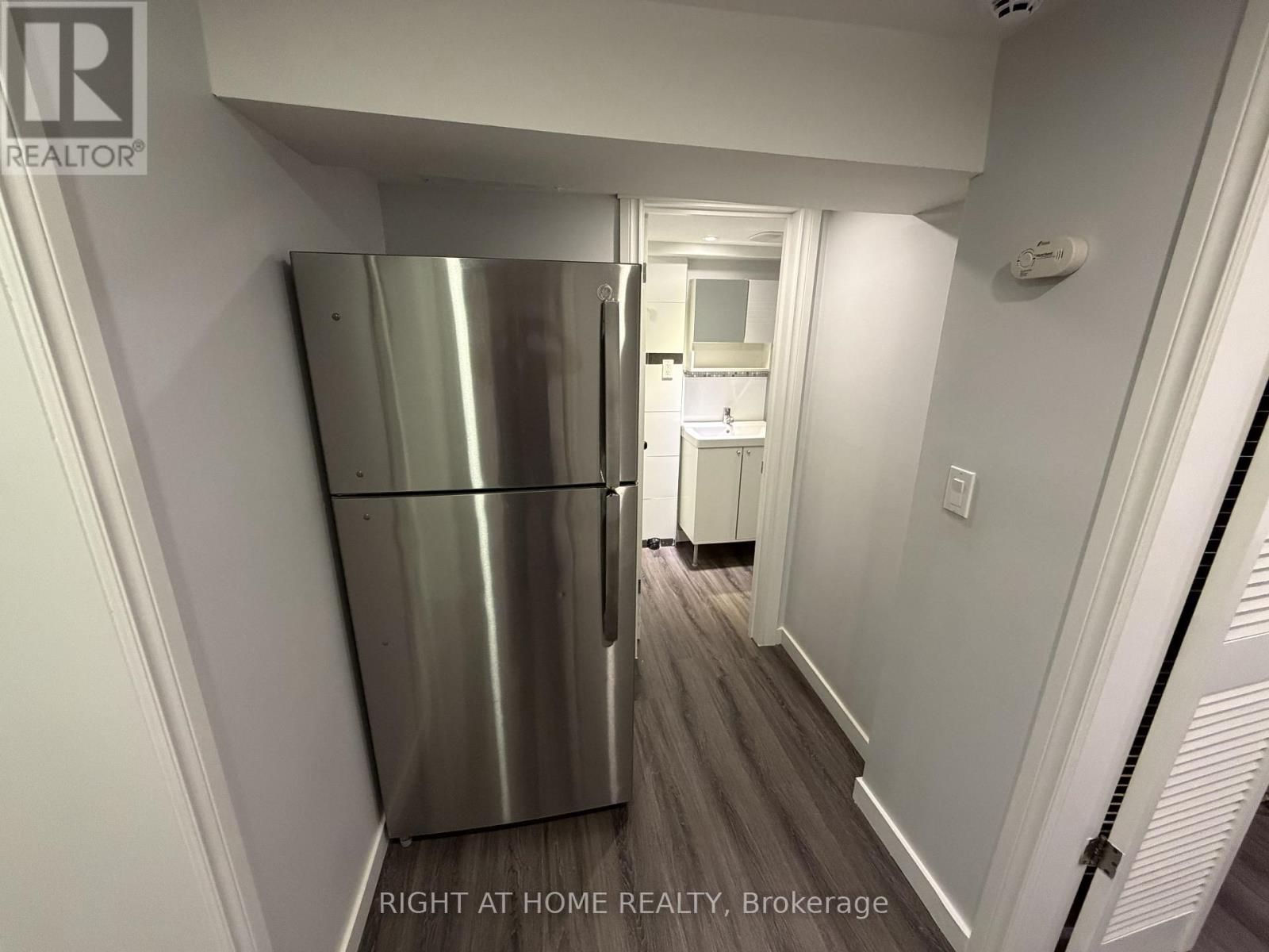Bsmt. - 2238 Delkus Crescent, Mississauga, Ontario L5A 1K7 - Photo 6 - W13581364