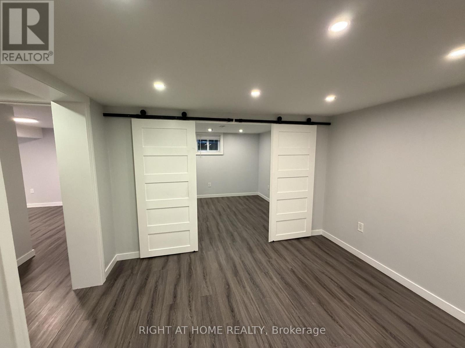 Bsmt. - 2238 Delkus Crescent, Mississauga, Ontario L5A 1K7 - Photo 8 - W13581364