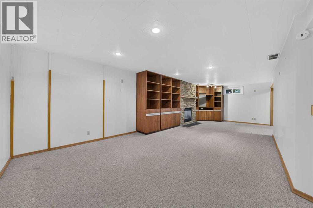 135 Huntcroft Way Ne, Calgary, Alberta  T2K 4E4 - Photo 41 - A2329692