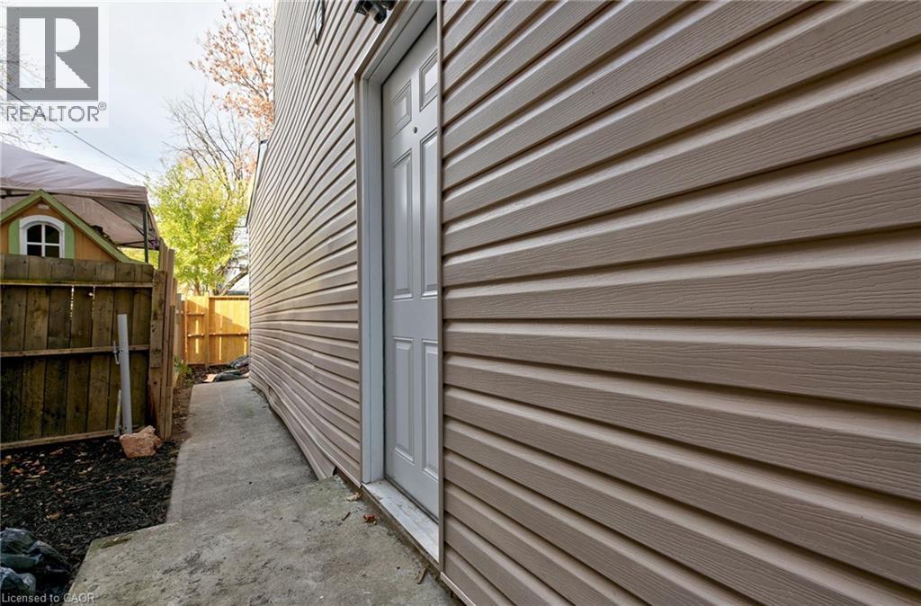 111 GIBSON Avenue Unit# A, hamilton, Ontario