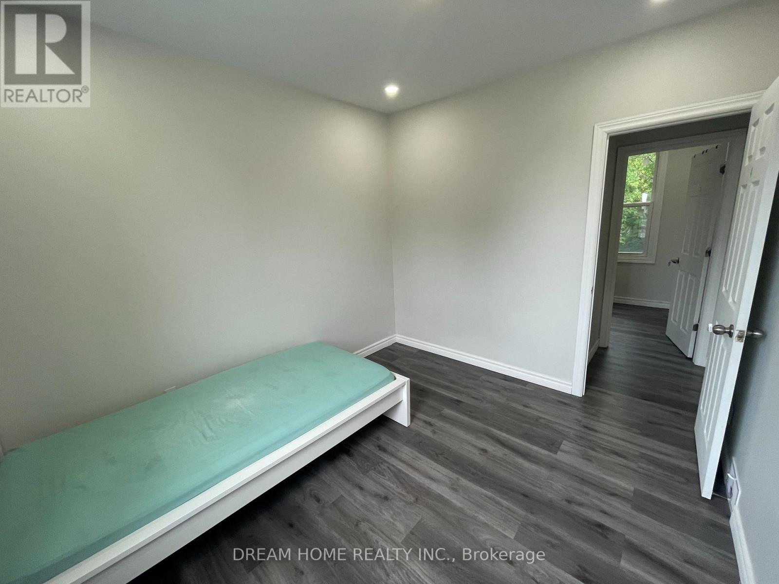 Room#4 - 29 Glasgow Street, Toronto, Ontario M5T 2C1 - Photo 2 - C13581372