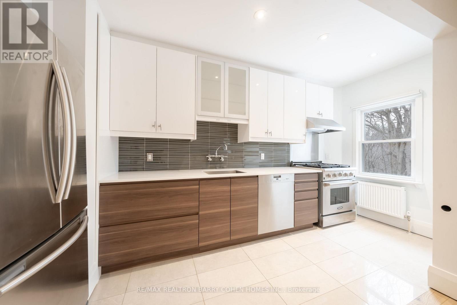 Main - 107 Chatsworth Drive, Toronto, Ontario  M4R 1R8 - Photo 4 - C13581378