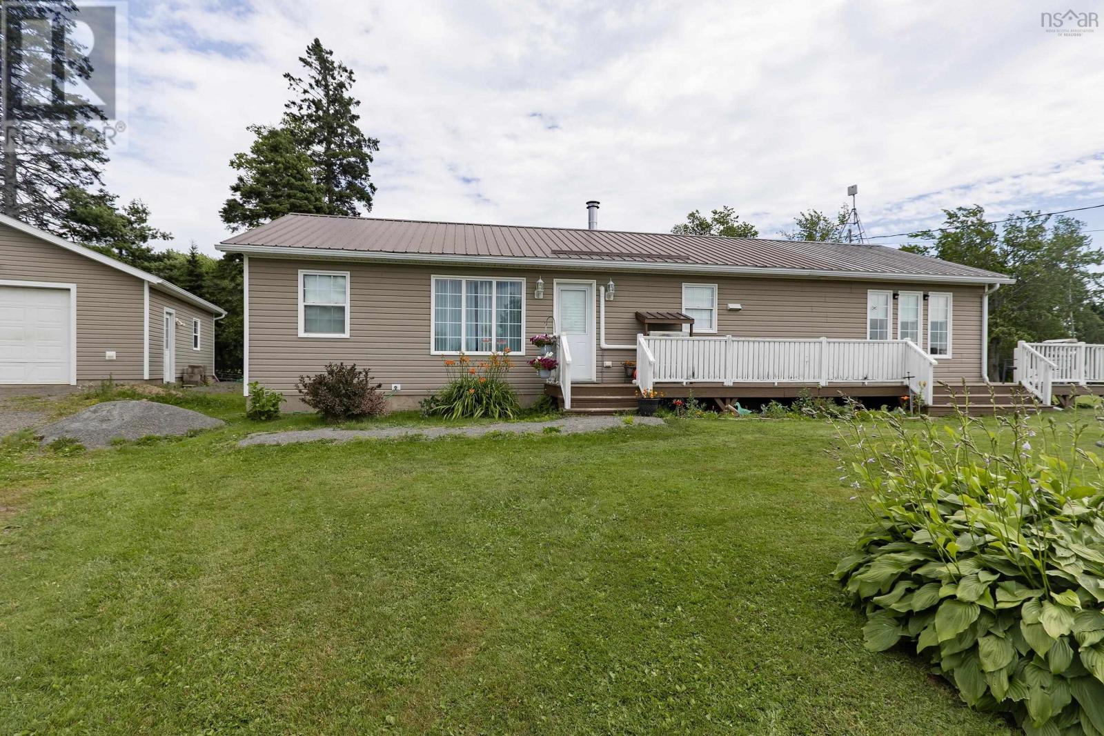 28 Jackson Point Road, Tidnish Bridge, Nova Scotia  B4H 3Y2 - Photo 1 - 202617940