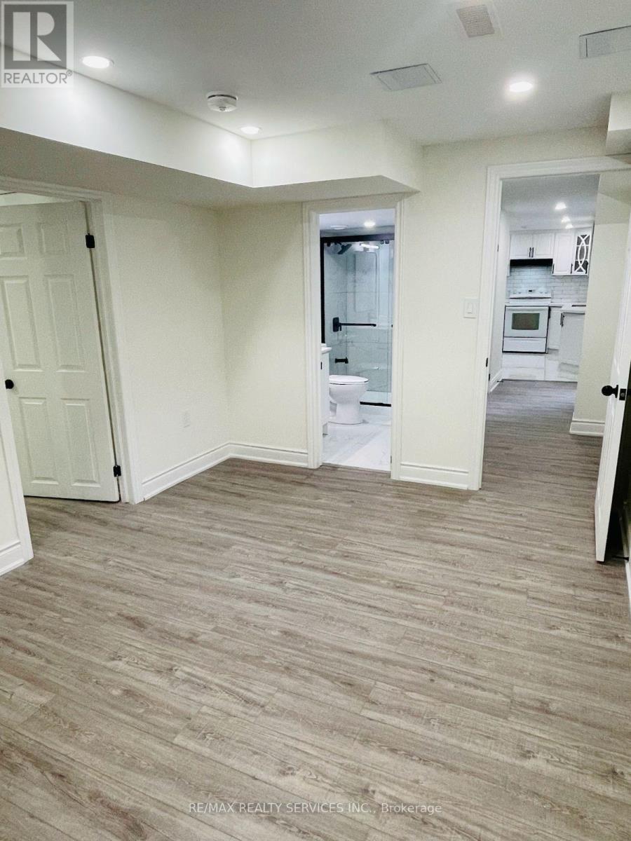 Bsmt - 98 Nuffield Street, Brampton, Ontario L6S 5T5 - Photo 11 - W13516614