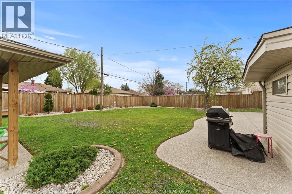 2563 Meldrum, Windsor, Ontario N8W 4E9 - Photo 32 - 26015441