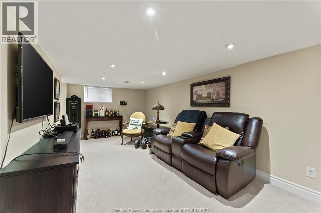 2563 Meldrum, Windsor, Ontario N8W 4E9 - Photo 23 - 26015441