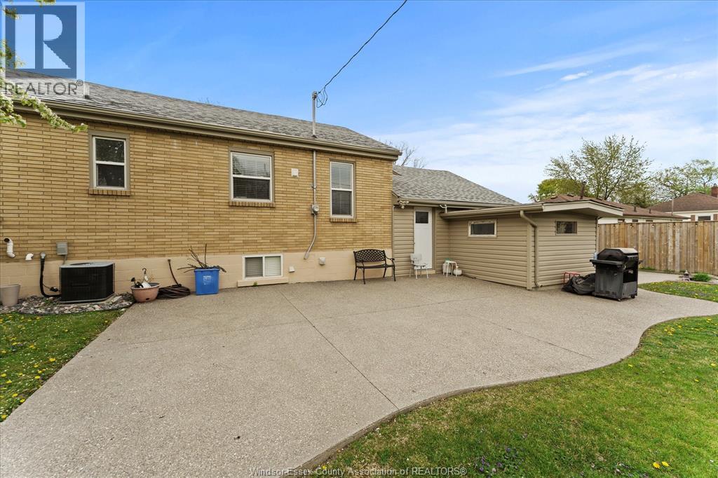 2563 Meldrum, Windsor, Ontario N8W 4E9 - Photo 28 - 26015441