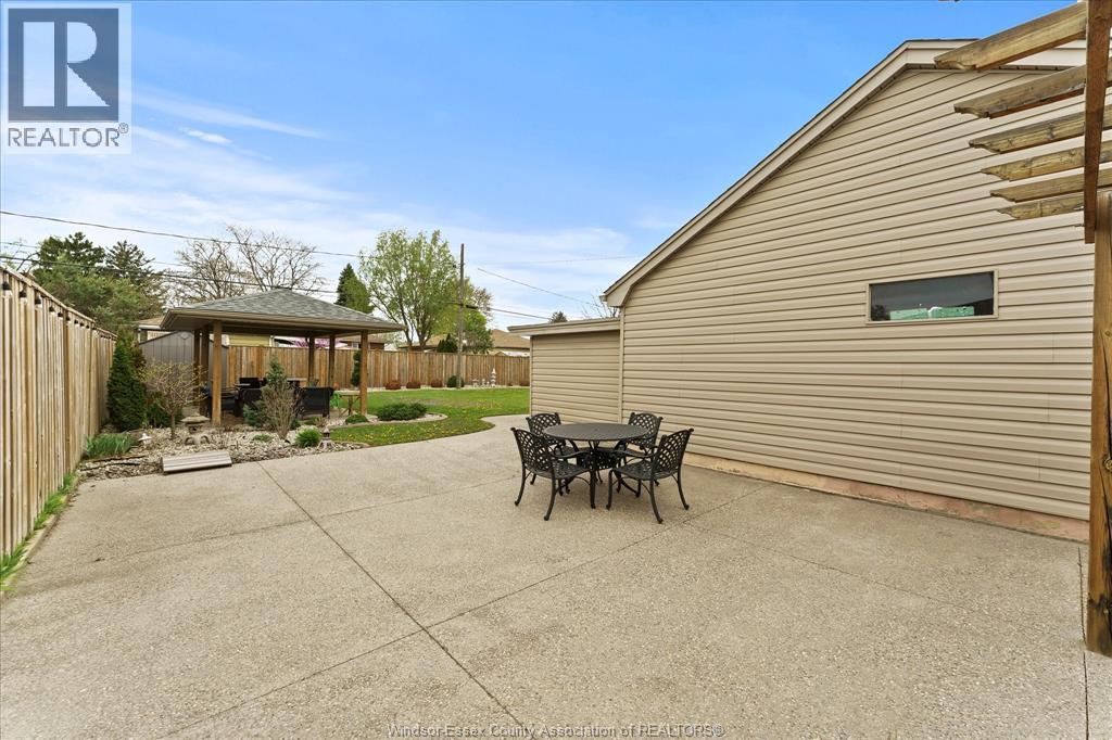 2563 Meldrum, Windsor, Ontario N8W 4E9 - Photo 30 - 26015441