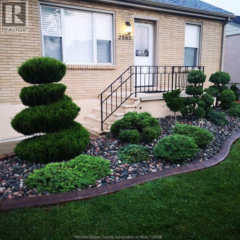 2563 Meldrum, Windsor, Ontario N8W 4E9 - Photo 36 - 26015441
