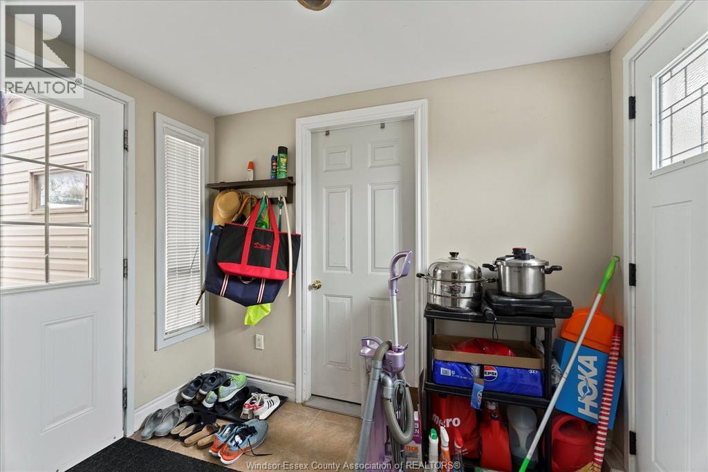 2563 Meldrum, Windsor, Ontario N8W 4E9 - Photo 25 - 26015441