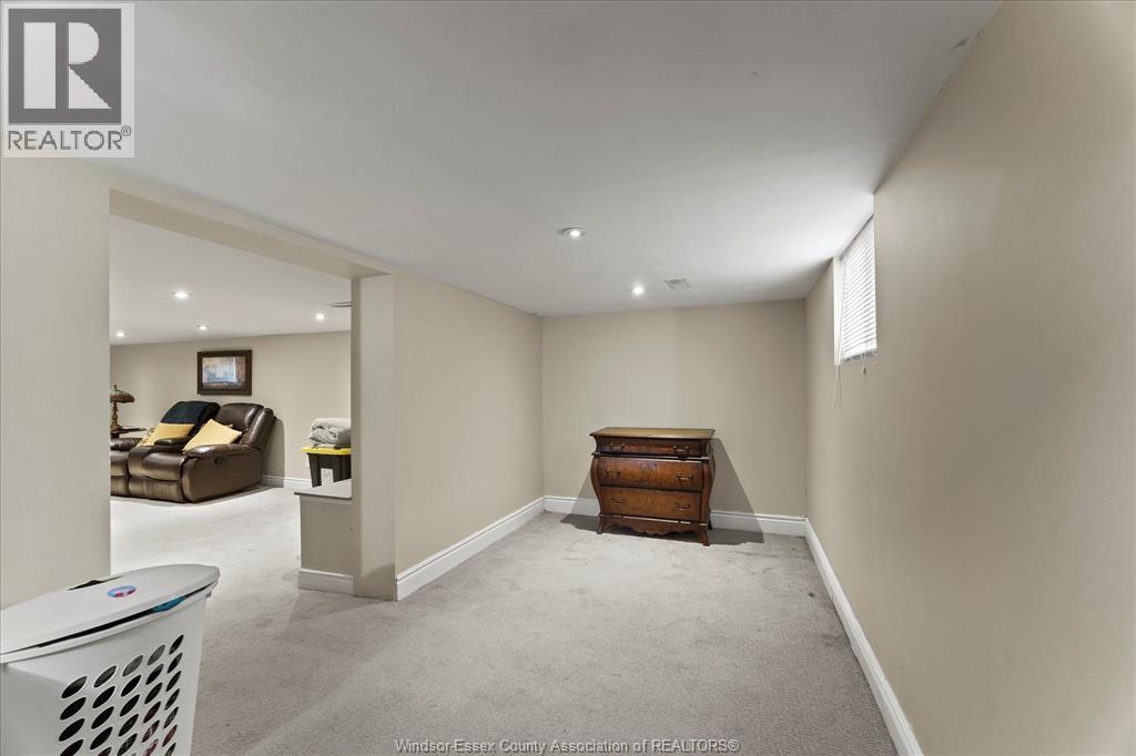 2563 Meldrum, Windsor, Ontario N8W 4E9 - Photo 17 - 26015441