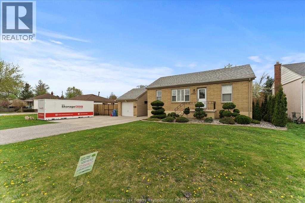 2563 Meldrum, Windsor, Ontario N8W 4E9 - Photo 3 - 26015441