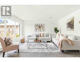 27 COACH LITEWAY, Toronto, Ontario
